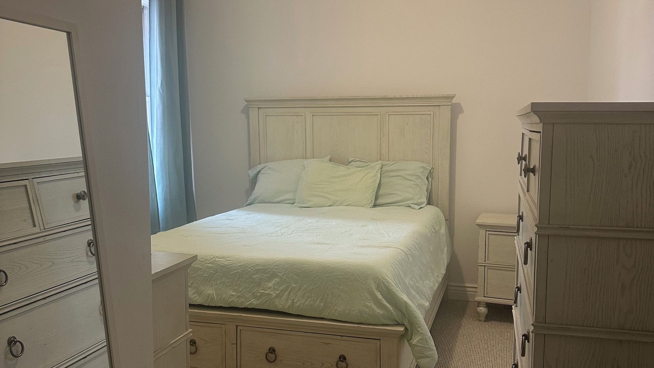 Photo of Bedroom in North Kenwood