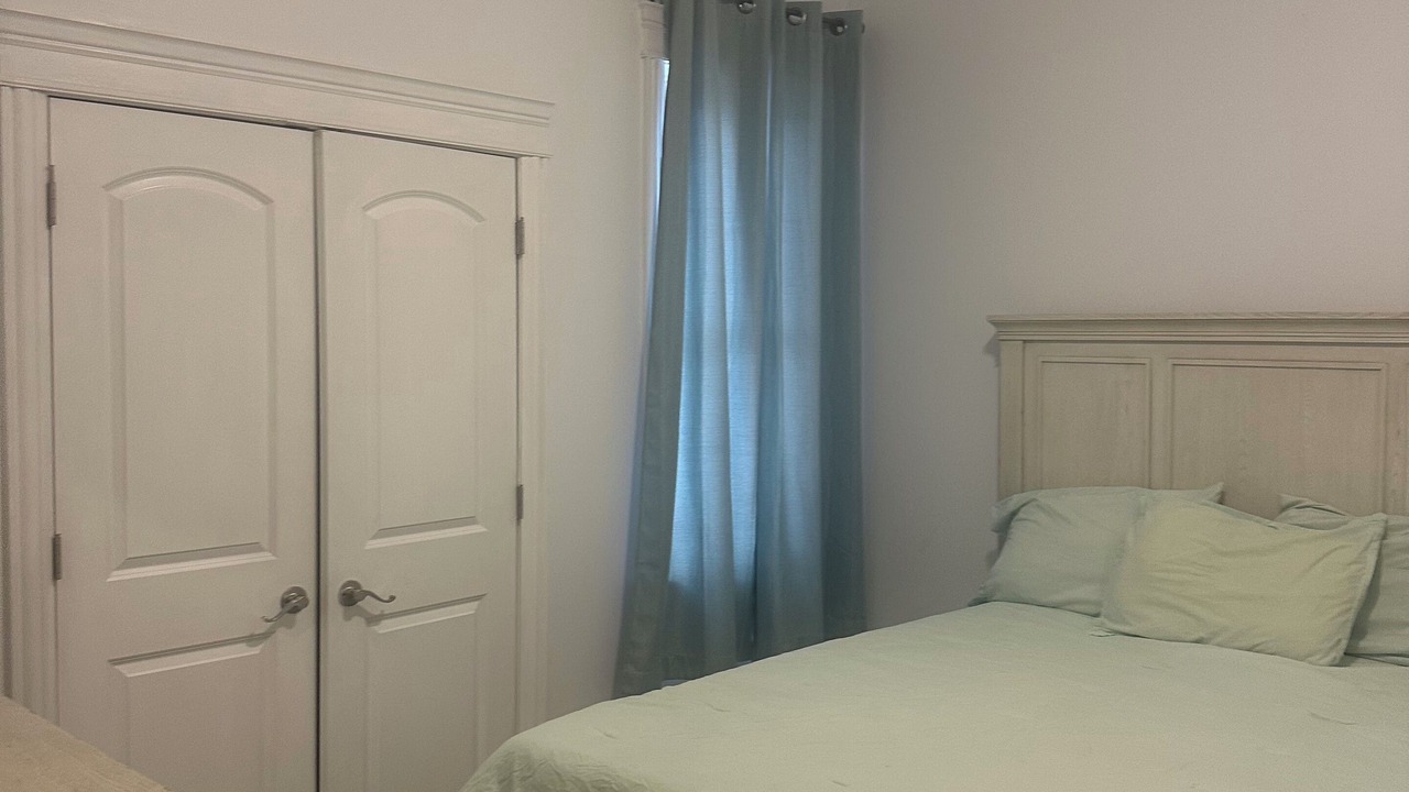 Photo of Bedroom in North Kenwood