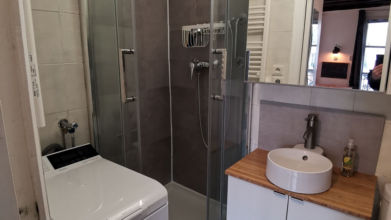 Photo of Bathroom in Paris City Center