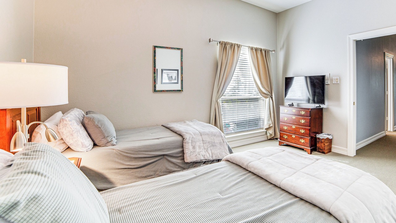 Photo of Bedroom in Uptown