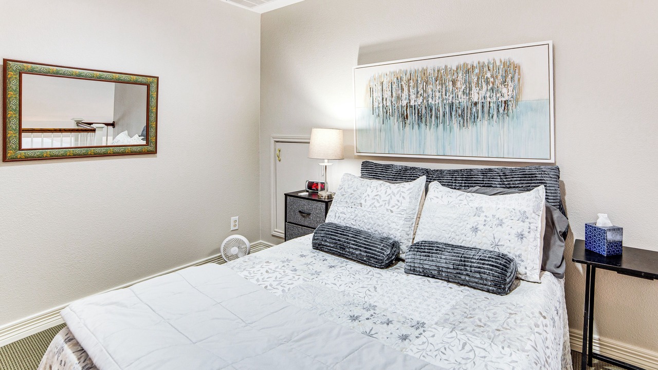 Photo of Bedroom in Uptown