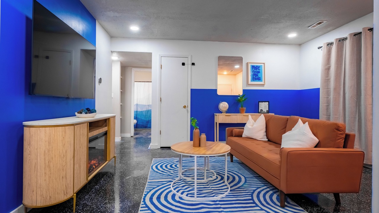 Photo of Livingroom in Lawrence