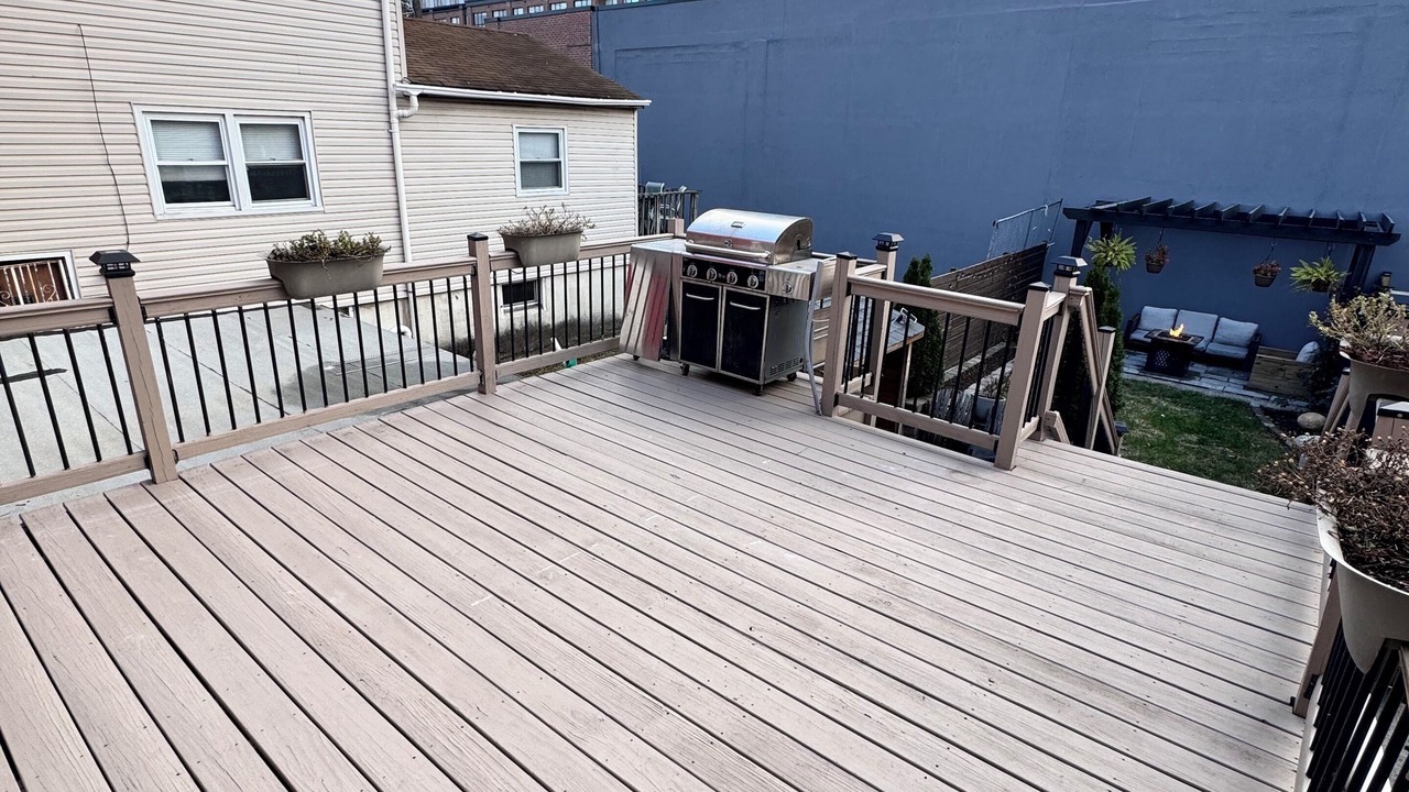 Photo of Patio Balcony in Hackensack River Waterfront
