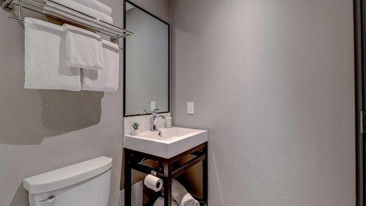 Photo of Bathroom in Northeast Mississauga