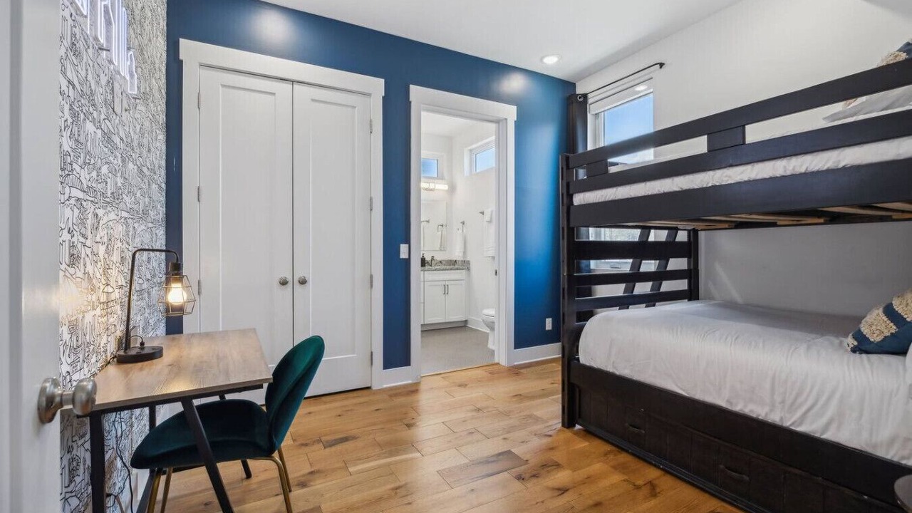 Photo of Bedroom in Inglewood