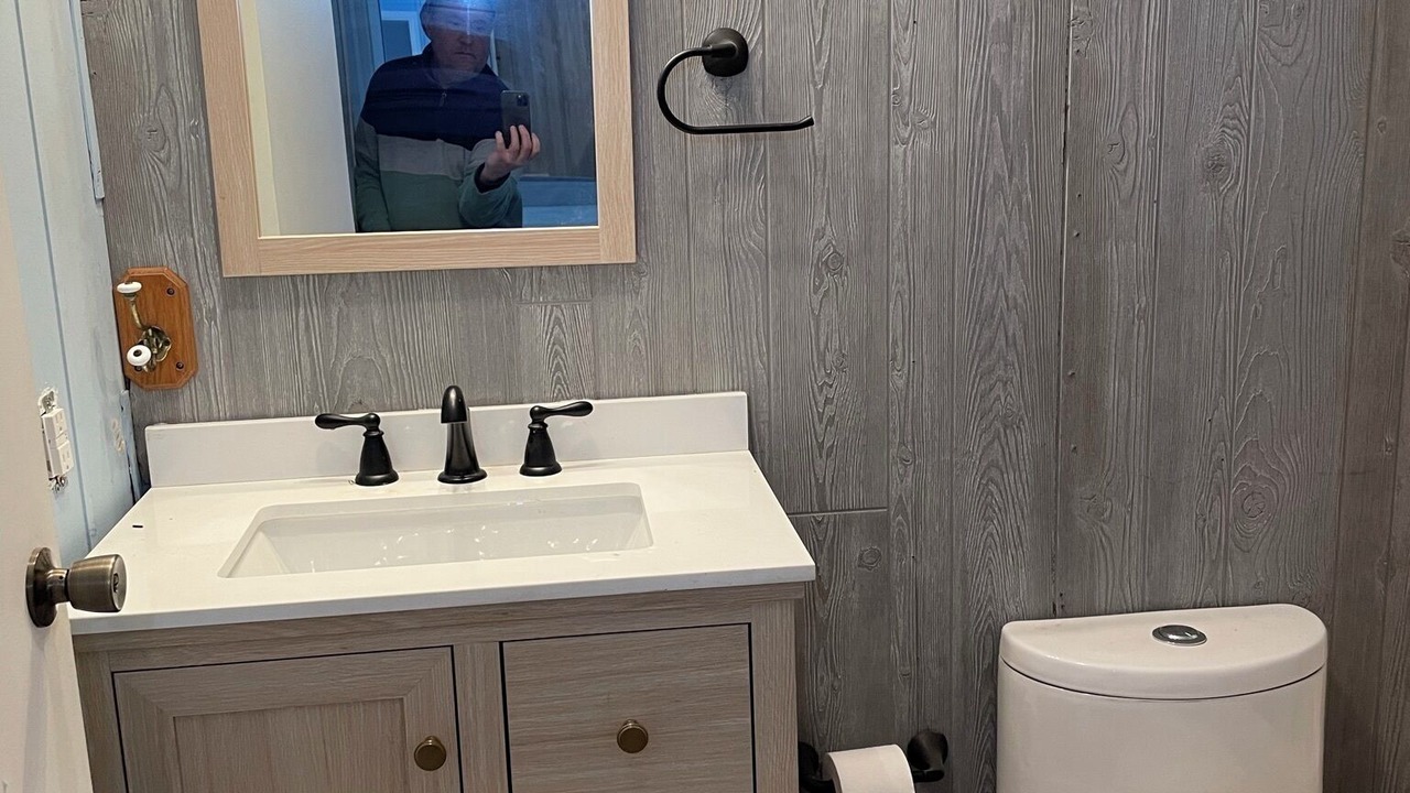 Photo of Bathroom in Blossvale
