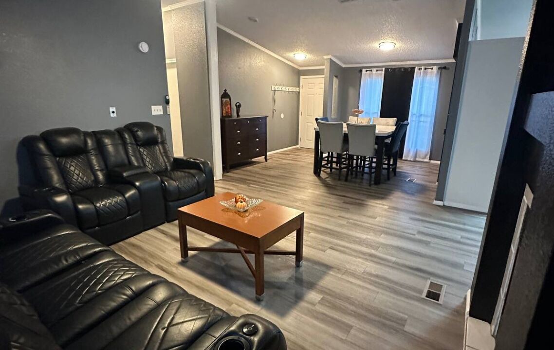 Photo of Livingroom in Edgewood