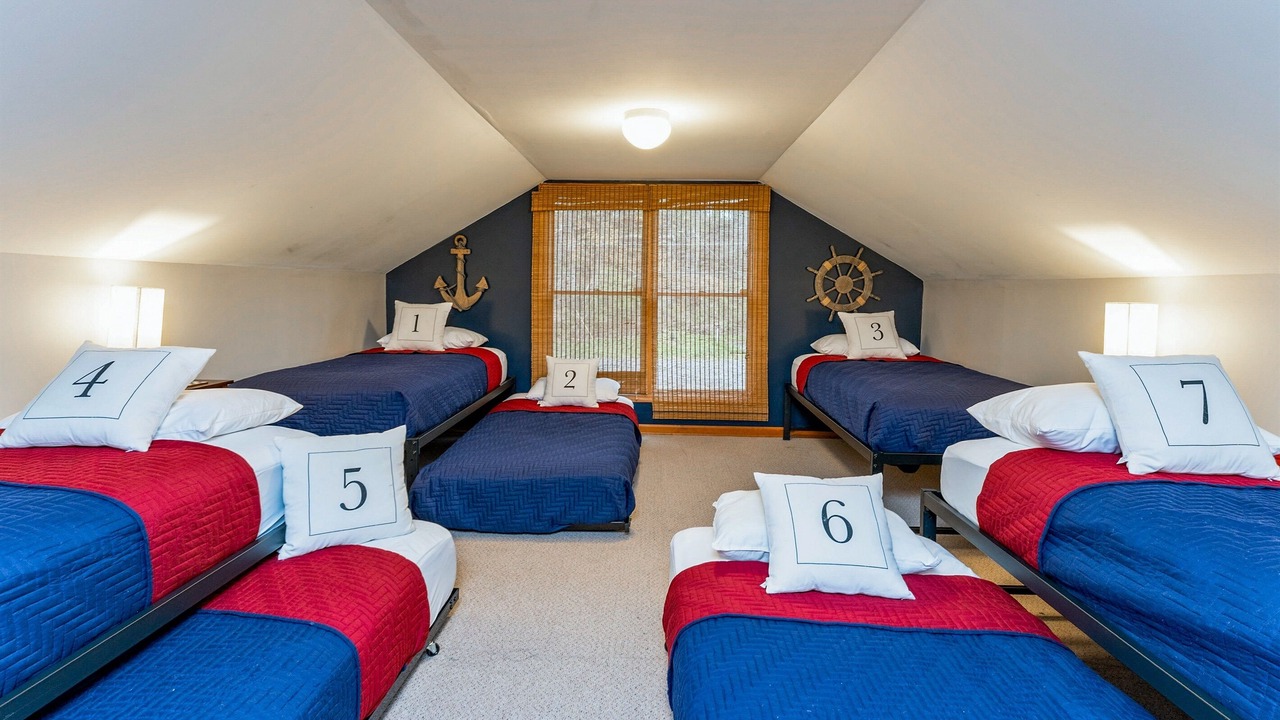 Photo of Bedroom in Cayuga
