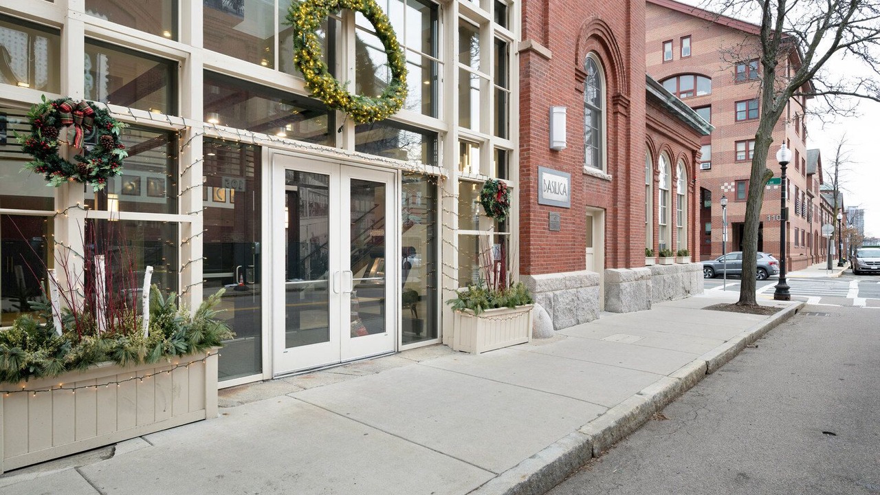 Photo of Outdoor in Thompson Square - Bunker Hill