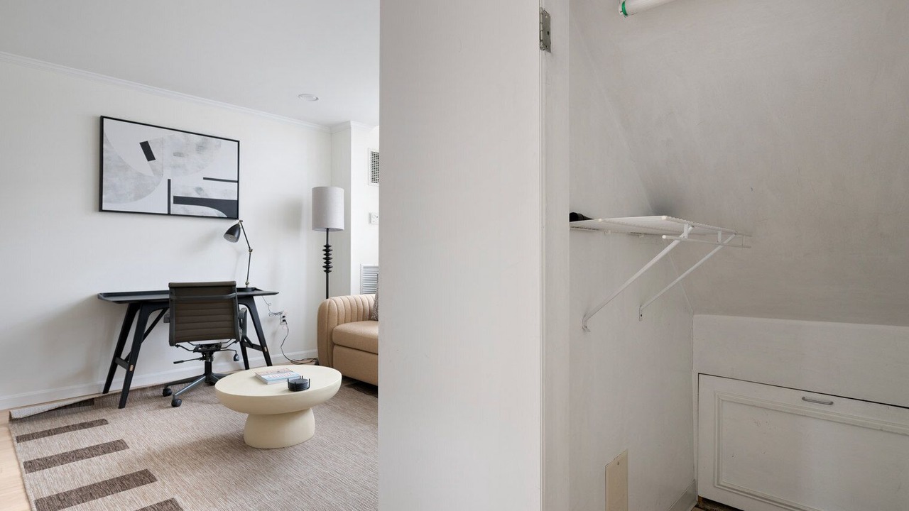 Photo of Others in Thompson Square - Bunker Hill