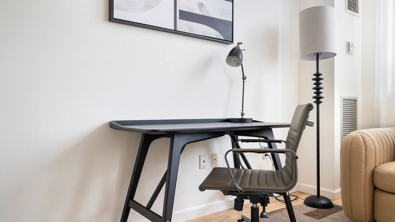 Photo of Others in Thompson Square - Bunker Hill