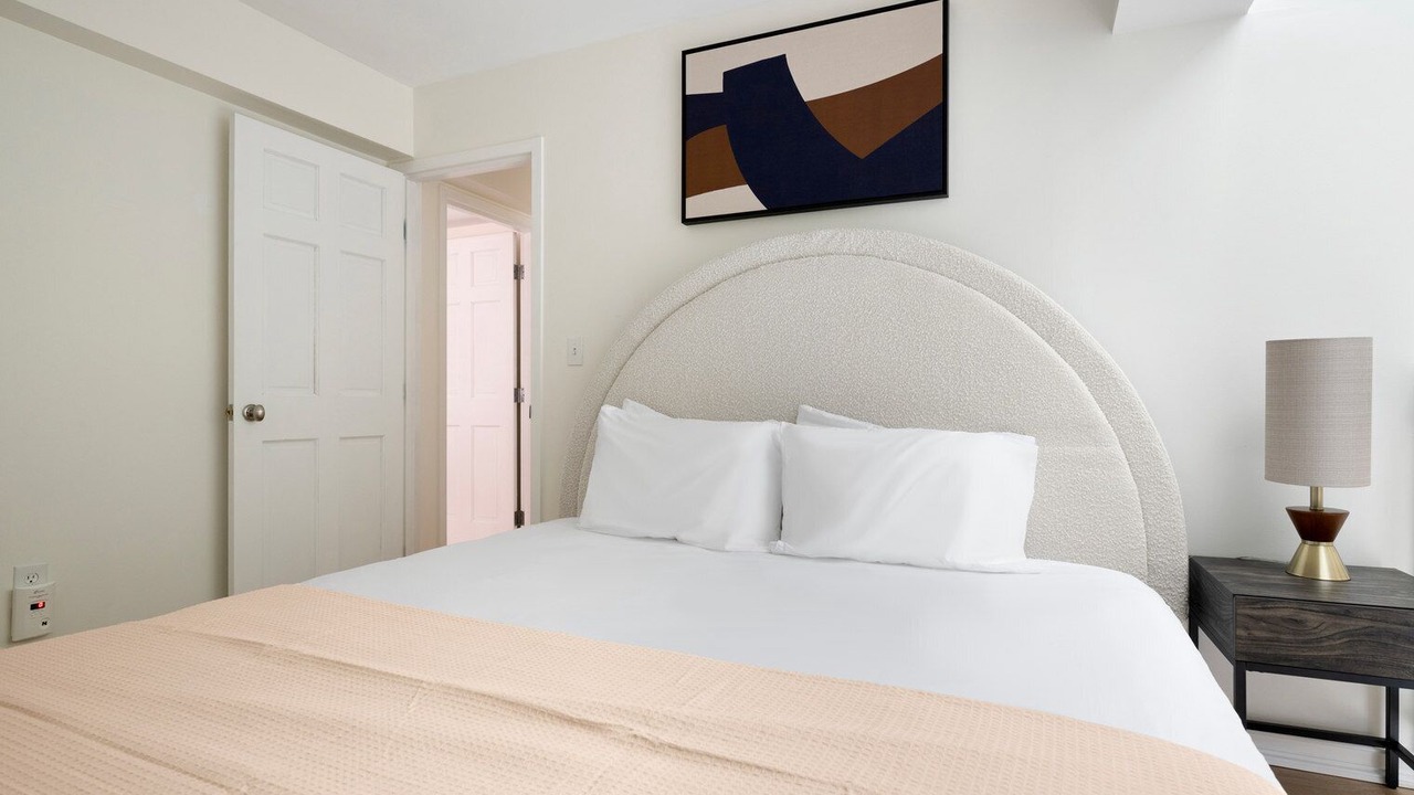 Photo of Bedroom in Thompson Square - Bunker Hill