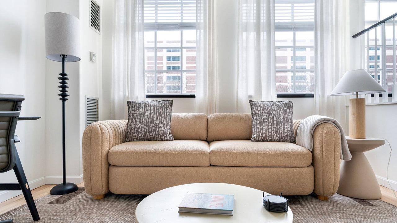 Photo of Livingroom in Thompson Square - Bunker Hill