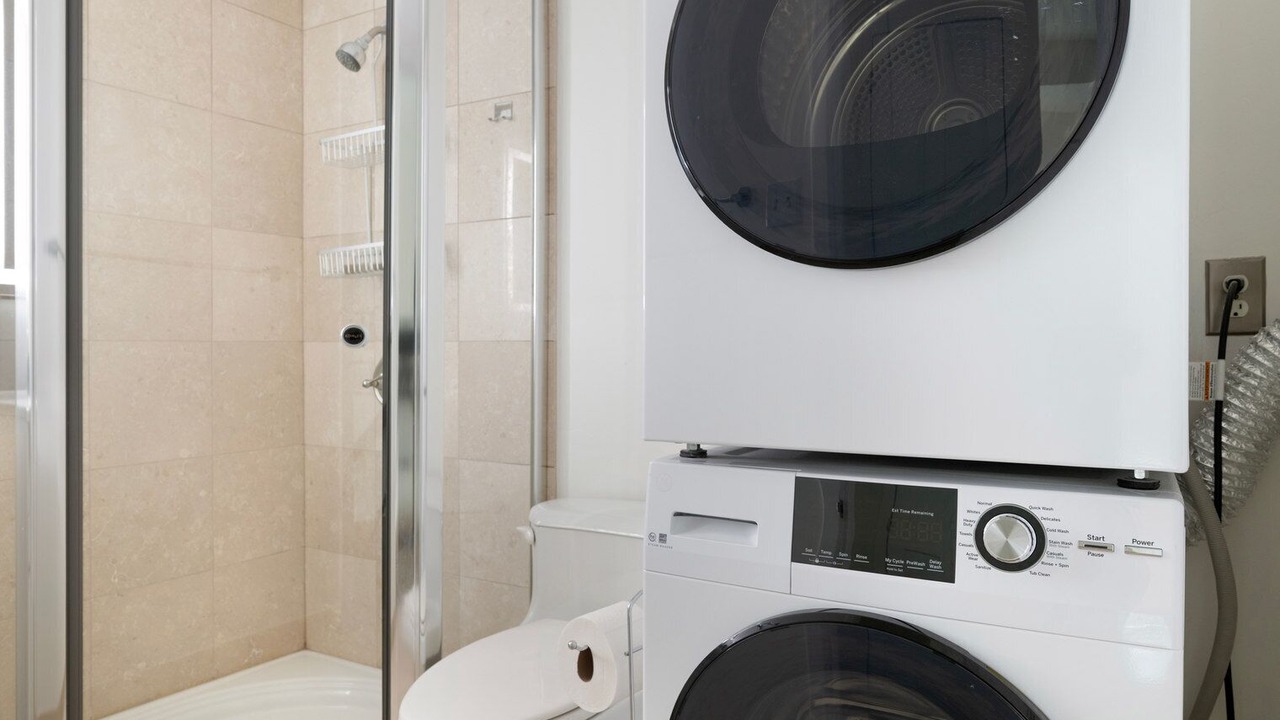 Photo of Bathroom in Thompson Square - Bunker Hill