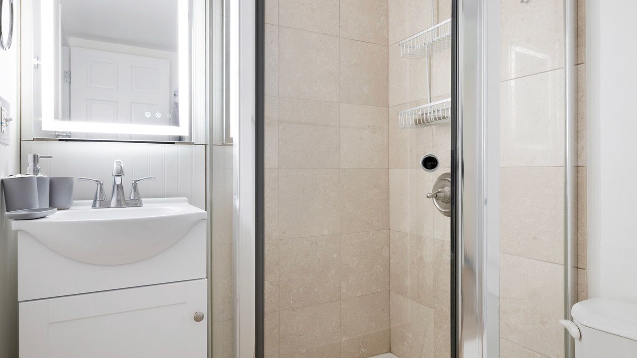 Photo of Bathroom in Thompson Square - Bunker Hill