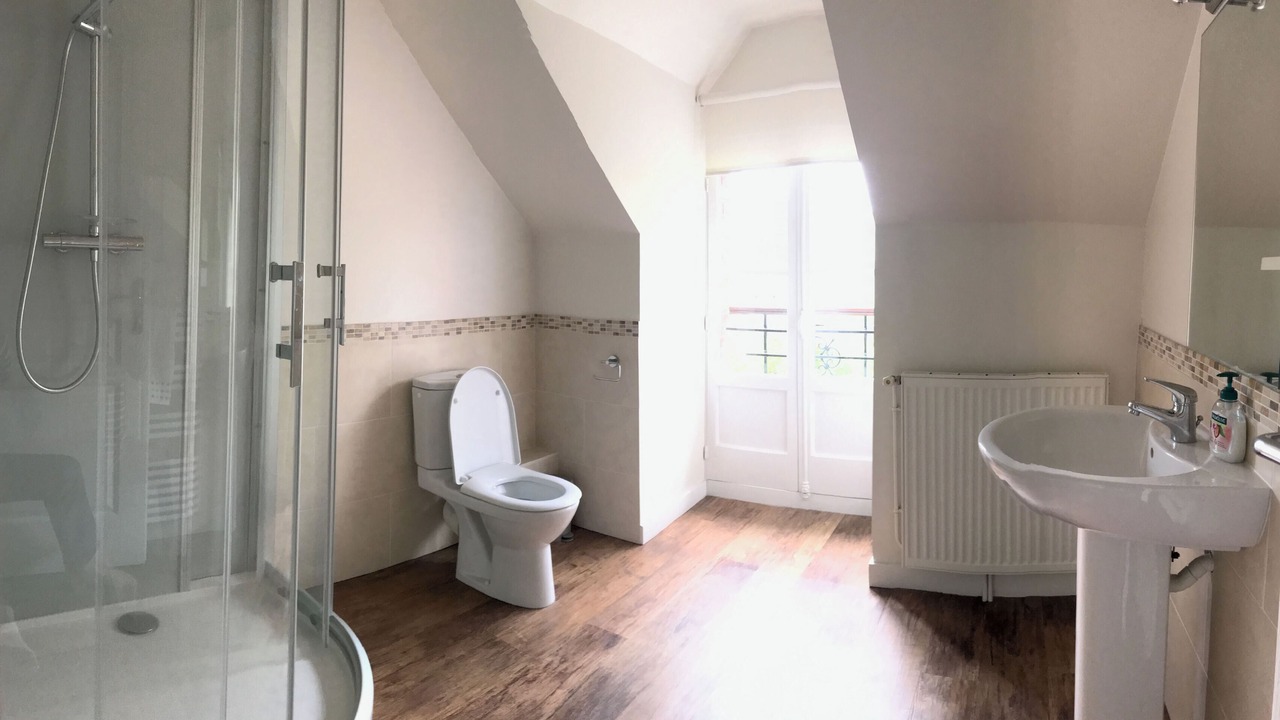 Photo of Bathroom in Lanvallay
