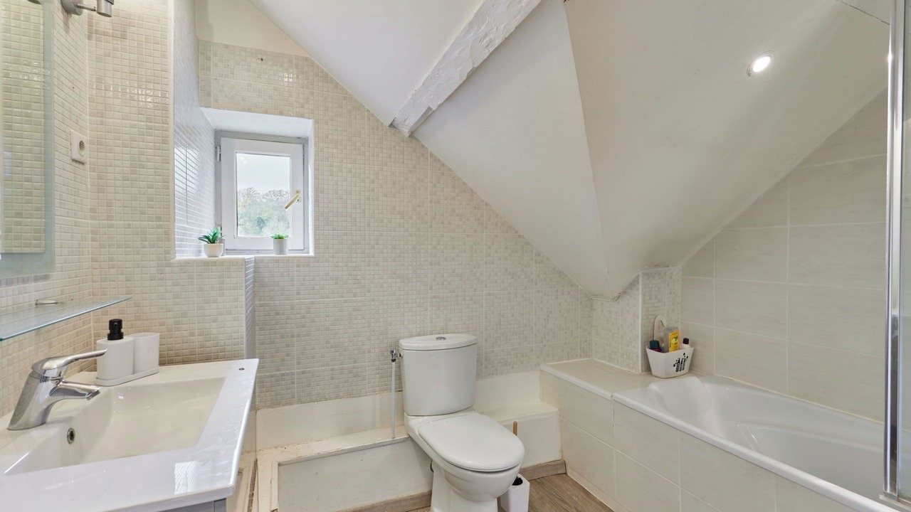Photo of Bathroom in Saint-Germain-des-Angles
