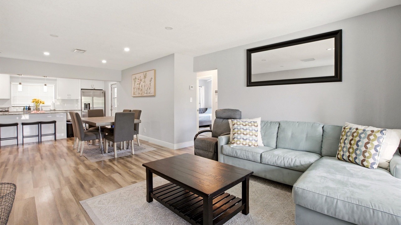 Photo of Livingroom in North Andrews Gardens