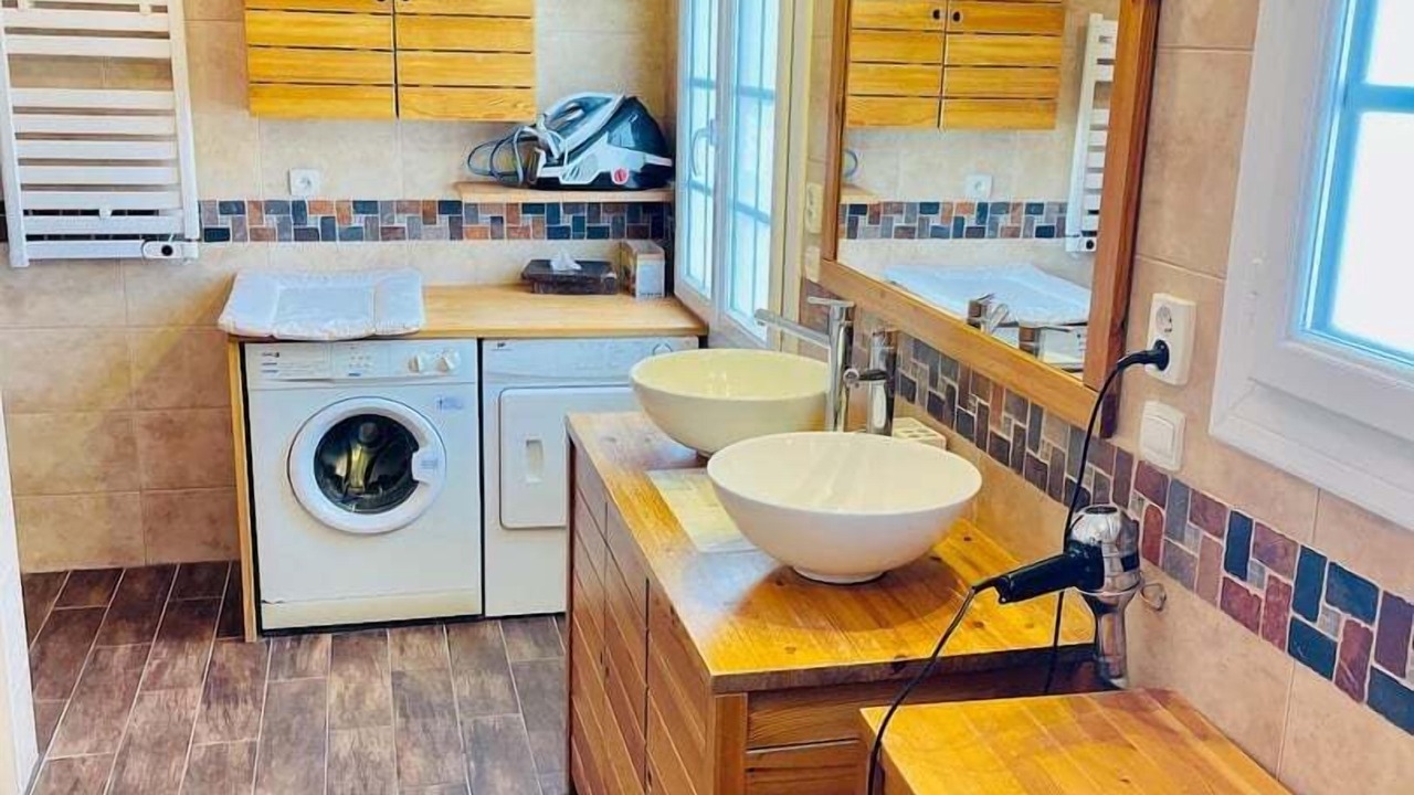 Photo of Bathroom in Donnery