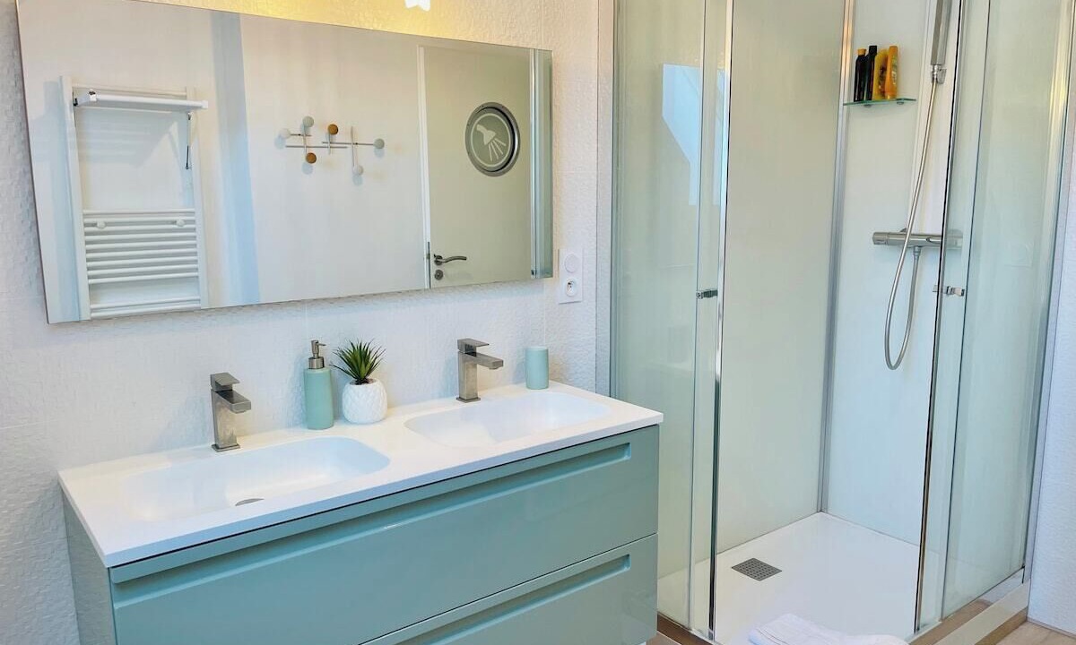 Photo of Bathroom in Donnery