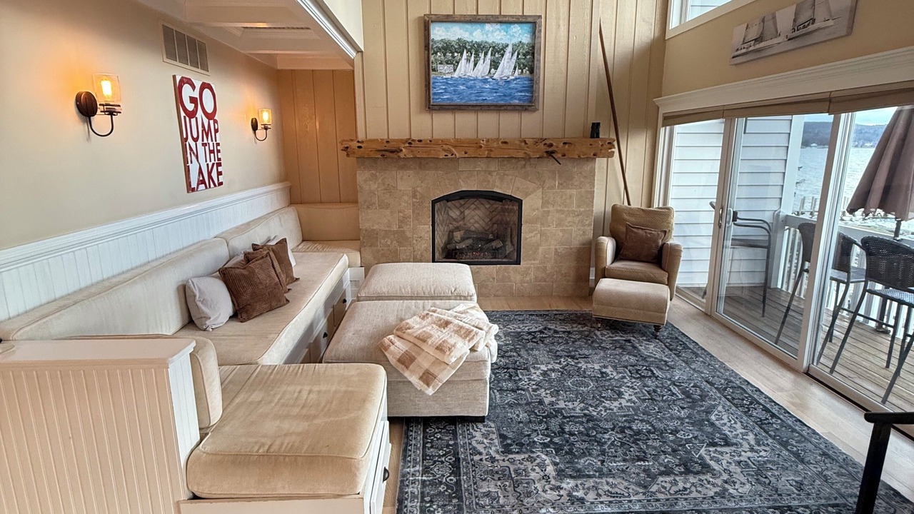 Photo of Livingroom in Boyne City