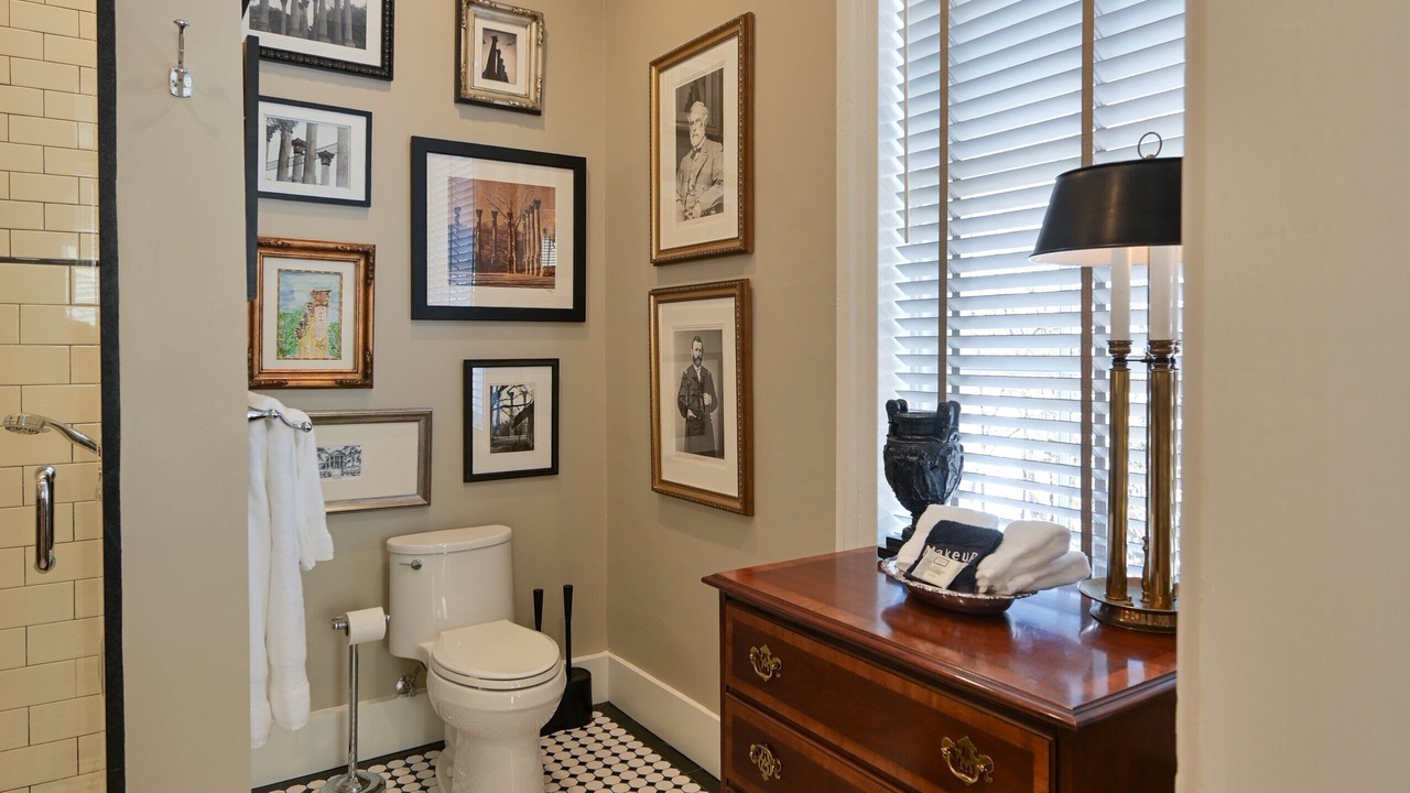 Photo of Bathroom in Natchez