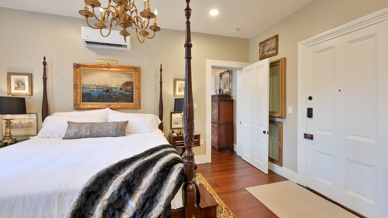 Photo of Bedroom in Natchez
