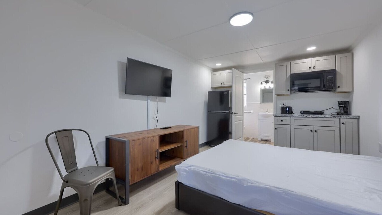 Photo of Bedroom in Akron