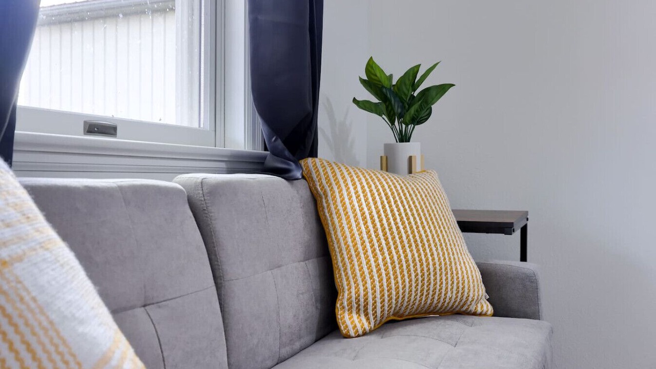 Photo of Livingroom in Akron