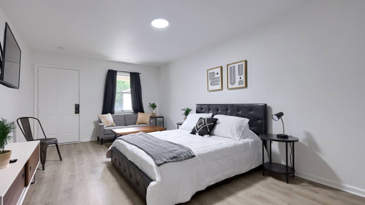 Photo of Bedroom in Akron