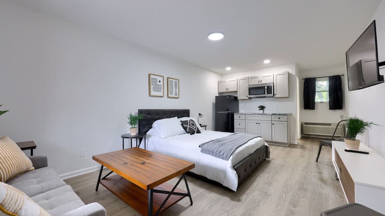 Photo of Bedroom in Akron