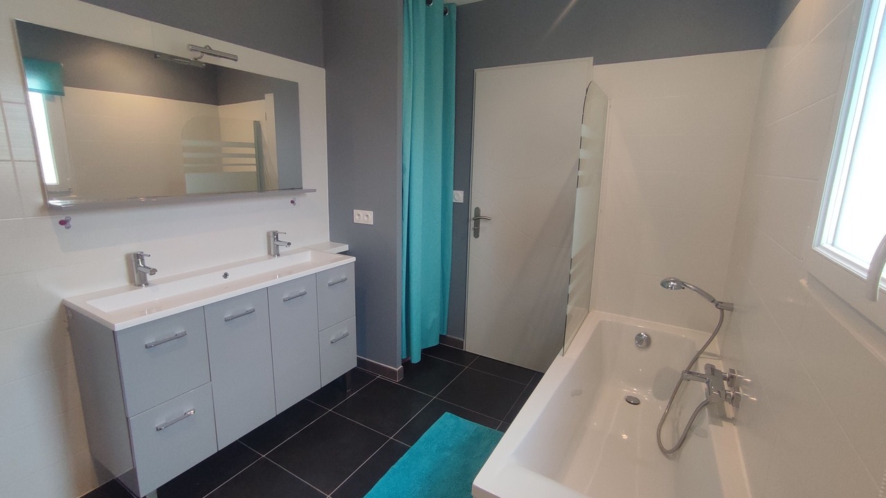 Photo of Bathroom in Boutenac