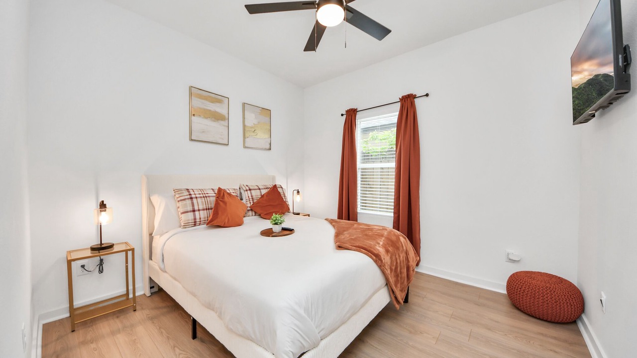 Photo of Bedroom in Northeast Houston