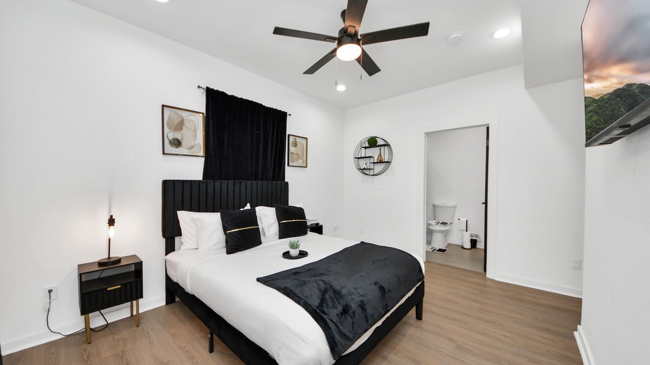 Photo of Bedroom in Northeast Houston