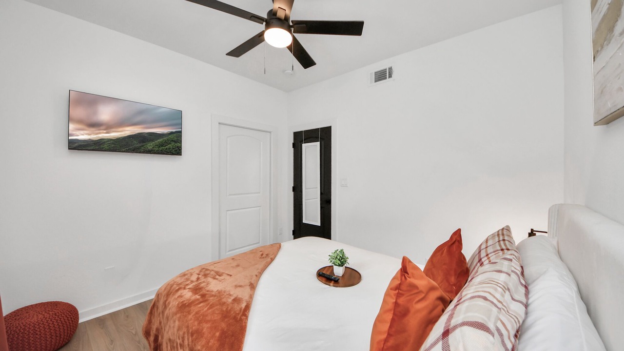 Photo of Bedroom in Northeast Houston