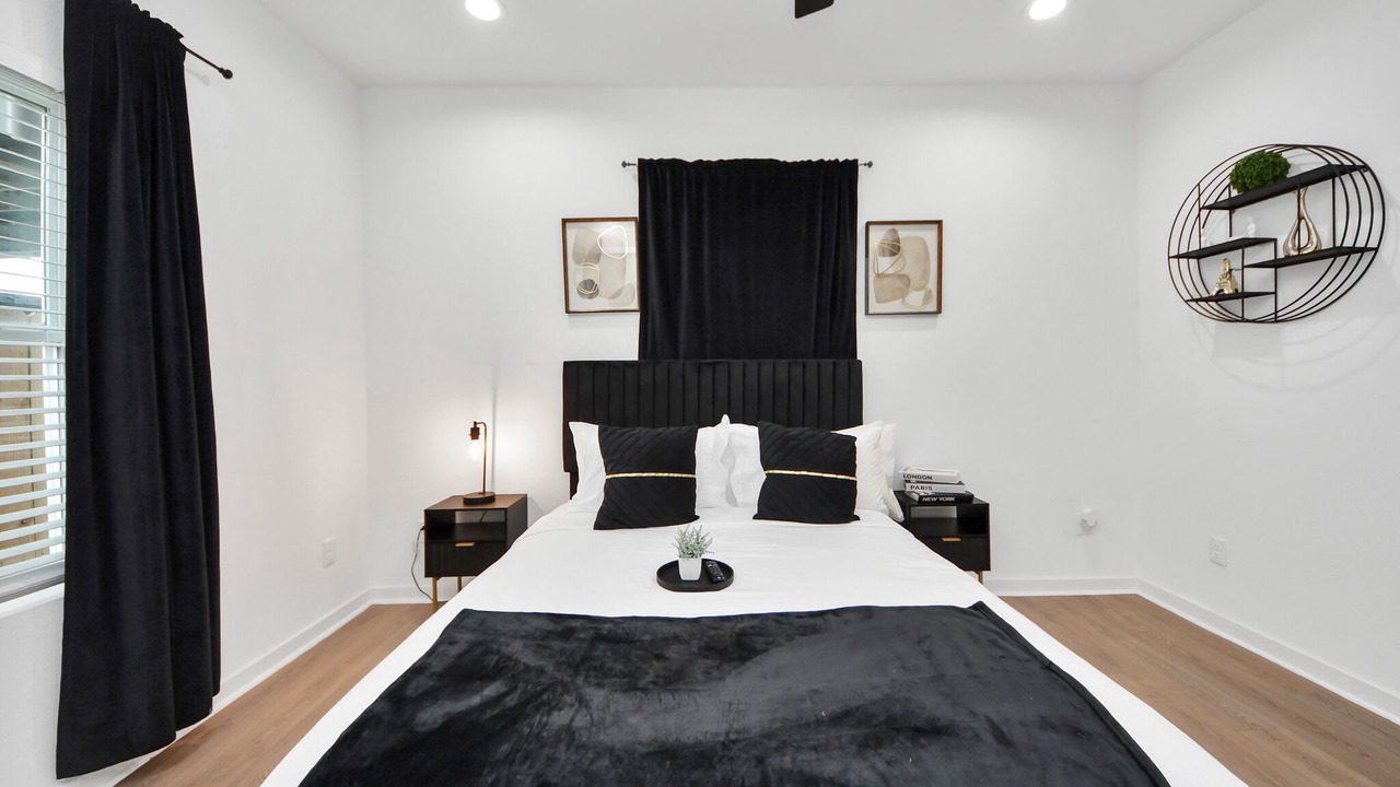 Photo of Bedroom in Northeast Houston