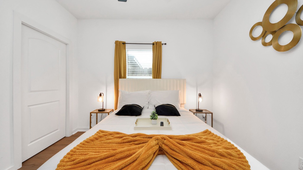 Photo of Bedroom in Northeast Houston