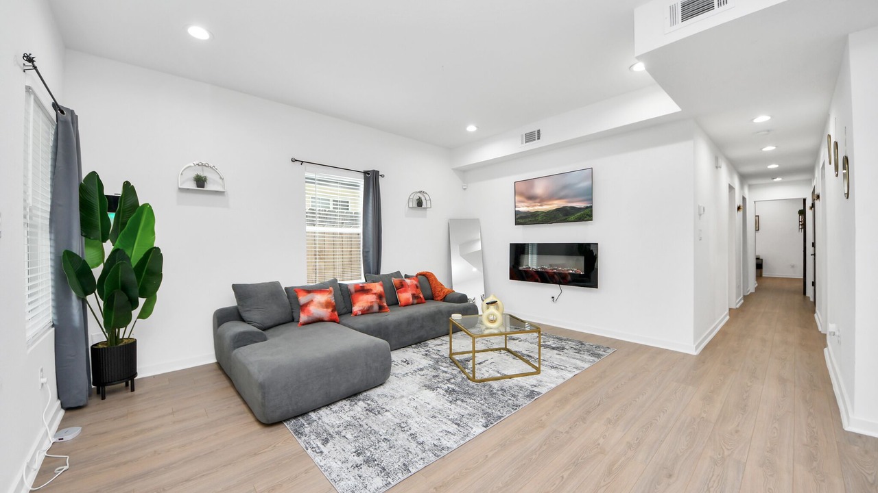 Photo of Livingroom in Northeast Houston