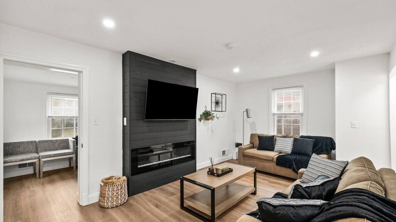 Photo of Livingroom in Chillum
