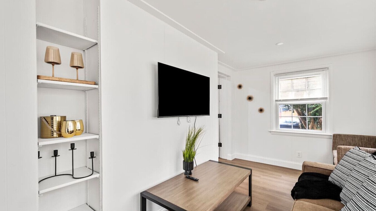Photo of Livingroom in Chillum