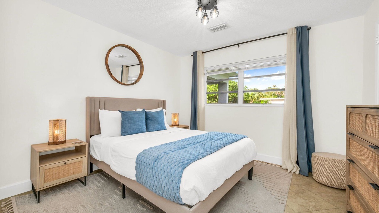 Photo of Bedroom in Garden Isles