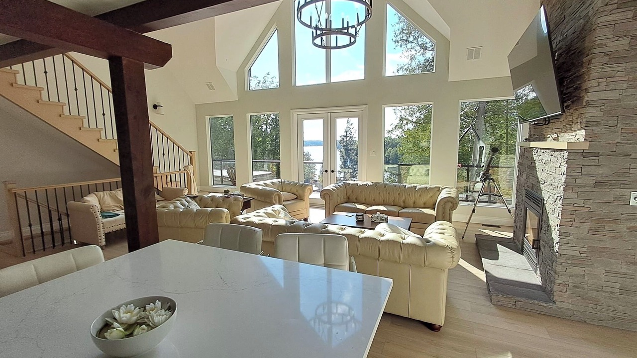 Photo of Livingroom in Rideau Lakes