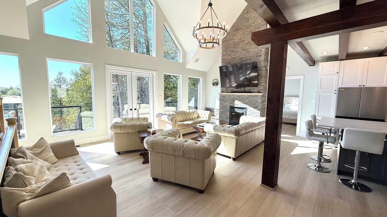 Photo of Livingroom in Rideau Lakes