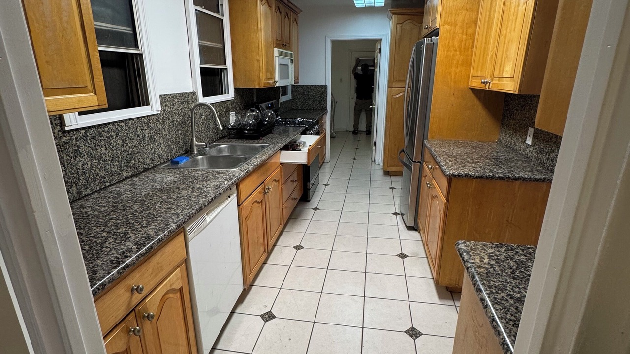 Photo of Kitchen in Pico - Robertson
