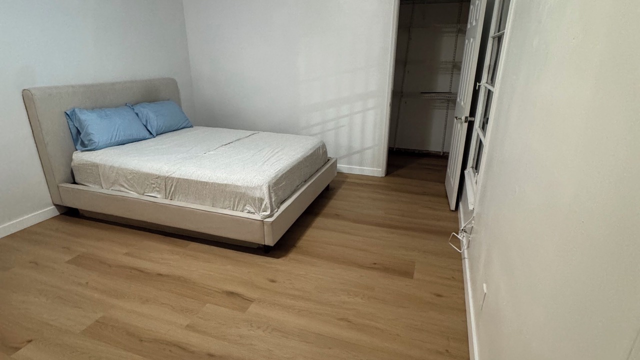 Photo of Bedroom in Pico - Robertson