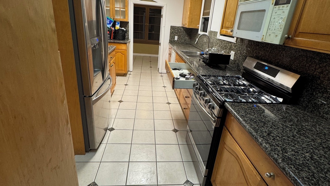 Photo of Kitchen in Pico - Robertson