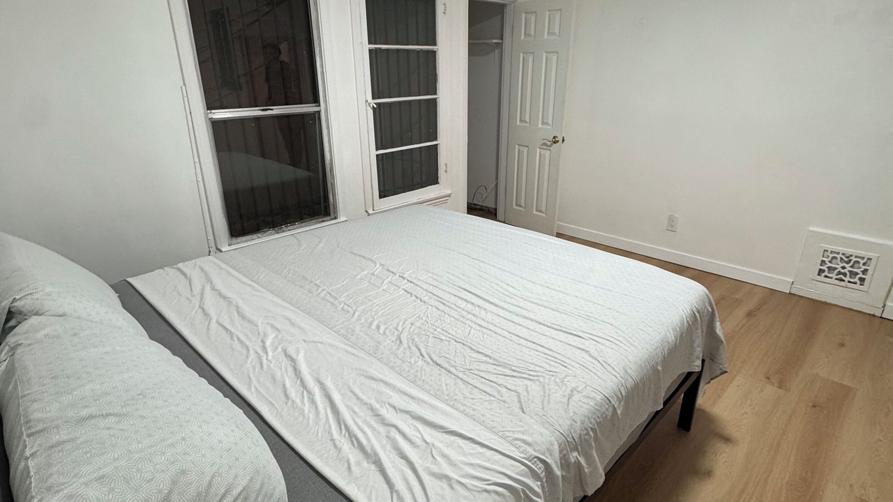 Photo of Bedroom in Pico - Robertson