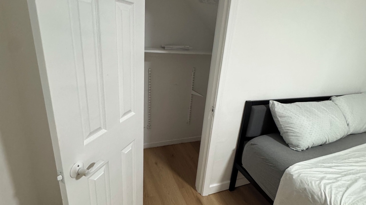 Photo of Bedroom in Pico - Robertson