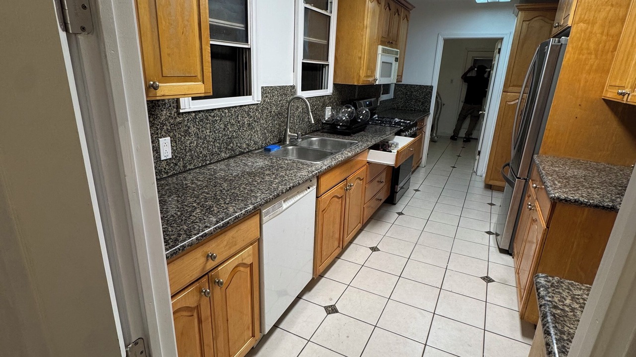 Photo of Kitchen in Pico - Robertson