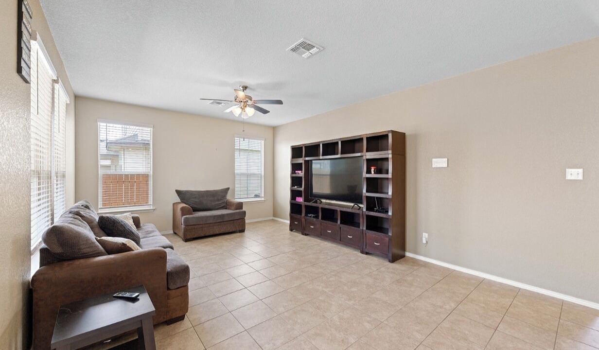 Photo of Livingroom in Jarrell